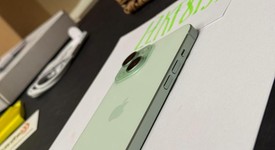 Mint
													Apple iPhone 15 - Unlocked, Green, 128 GB, A2846, photo 4 of 8