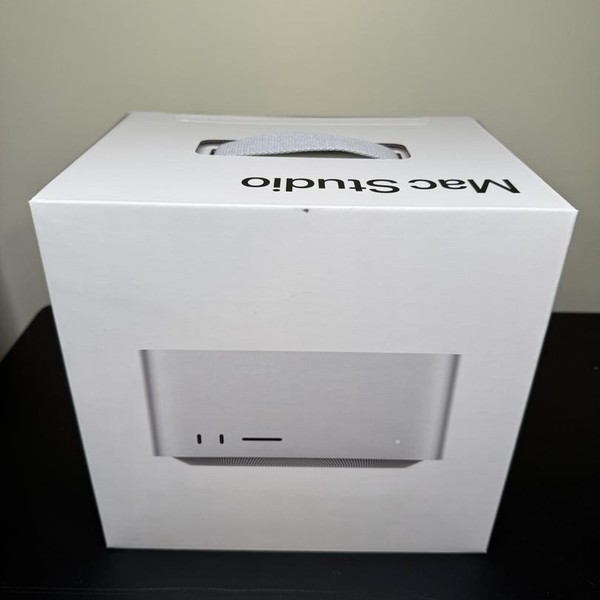 Mac Studio 2022 - 1 TB, 32 GB, Apple M1 Max, 24 Core GPU