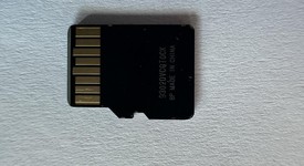 Good
													Nintendo Switch - Red & Blue, 32 GB, photo 4 of 15