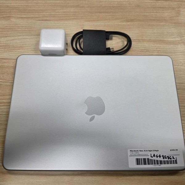 MacBook Neo 2026 - 256 GB, Silver, 8 GB, Apple A18 Pro