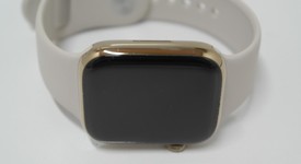 Good
													Apple Watch Series 9 45mm - Unlocked, Gold, A2984 - Cellular, Stainless, photo 5 of 6