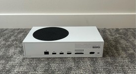 Mint
													Xbox Series S (2020) - White, 512 GB, photo 4 of 9