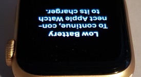 Good
													Apple Watch Series 4 40mm - Unlocked, Gold, A1975 - Cellular, Aluminum, photo 4 of 8