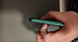 Mint
													Motorola Razr (2025) - Unlocked, Green, 256 GB, 8 GB, photo 1 of 19