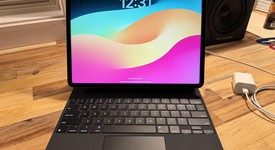 Mint
													Apple iPad Pro 12.9" 5th Gen 2021 - Unlocked, Gray, 2 TB, photo 3 of 11
