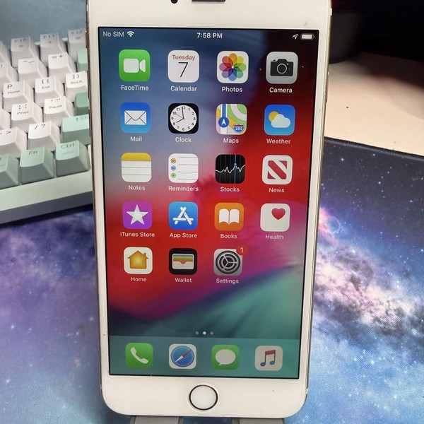 Apple iPhone 6 Plus - Unlocked, 64 GB, Gold, A1522
