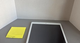 Fair
													Apple iPad 7th Gen - Unlocked, Gold, 128 GB, A2200, photo 2 of 7