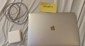 Good
													MacBook Pro 2018 (With Touch Bar) - 15" - I7, Silver, 512 GB, 16 GB, photo 1 of 9
