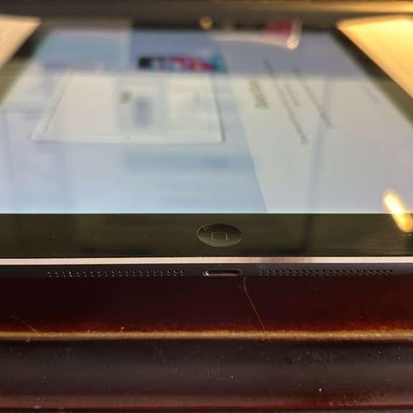 Apple iPad Air - Wi-Fi, 16 GB, Silver