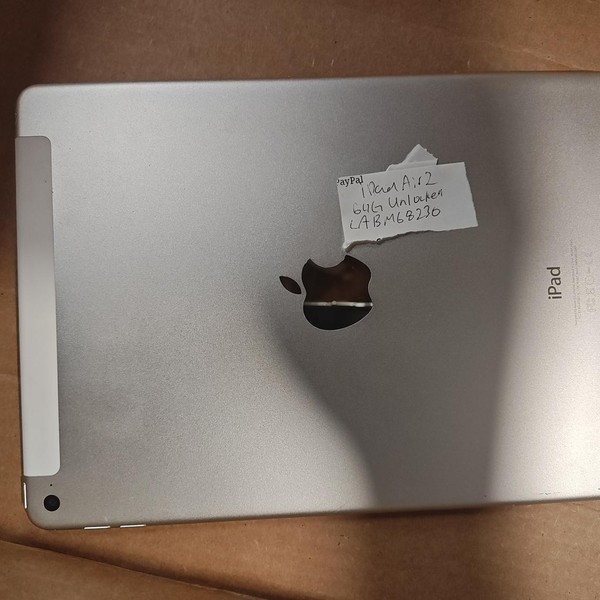Apple iPad Air 2 - Unlocked, 64 GB, Silver