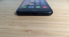 Fair
													Apple iPhone SE 3rd Gen 2022 - Unlocked, Midnight, 64 GB, A2595, photo 3 of 13