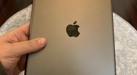 Mint
													Apple iPad 8th Gen - Unlocked, Gray, 128 GB, A2428, photo 2 of 6