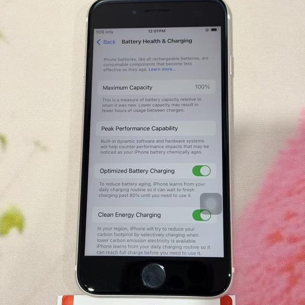 Apple iPhone SE 2nd Gen 2020 - Unlocked, 128 GB, White, A2275