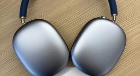 Used
													Apple AirPods Max - Sky Blue, photo 1 of 12