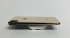 Good
													Apple iPhone Xs Max - Unlocked, Gold, 64 GB, A1921, photo 4 of 9