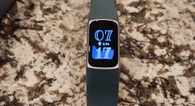 Mint
													Fitbit Charge 5 - Black, photo 1 of 12