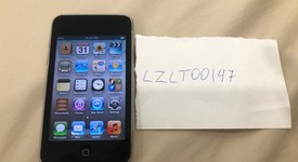 Fair
													Apple iPod Touch 3rd Gen - Wi-Fi, Black, 32 GB, photo 2 of 3