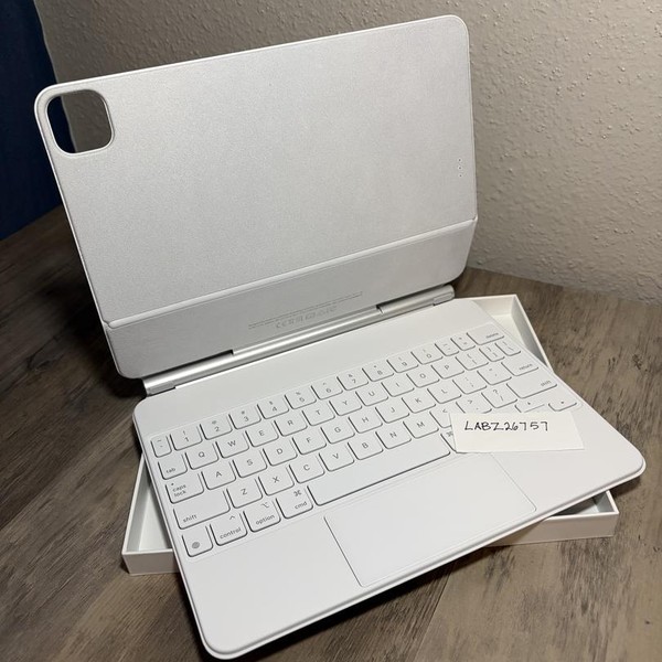 Apple Magic Keyboard for iPad Pro - White