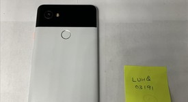 Fair
													Google Pixel 2 XL - Verizon, Black & White, 64 GB, Verizon Edition, photo 4 of 9