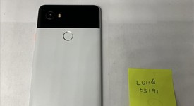 Fair
													Google Pixel 2 XL - Verizon, Black & White, 64 GB, Verizon Edition, photo 4 of 10