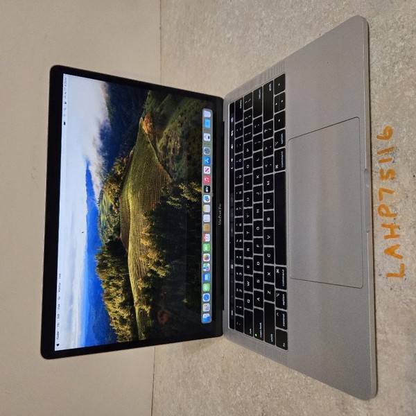 MacBook Pro 2018 (With Touch Bar) - 13 inch - 1 TB, Gray, 16 GB, Intel Core i7
