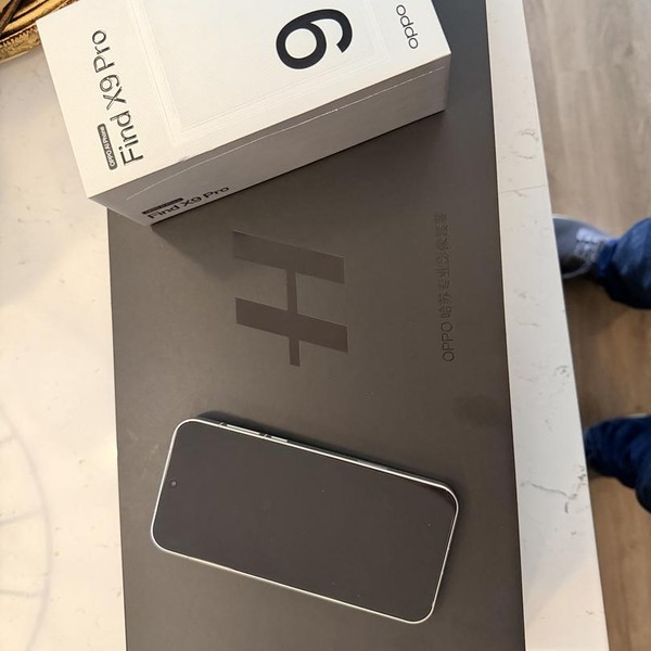 Oppo Find X9 Pro - Unlocked Non-US, 512 GB, Silk White, 16 GB