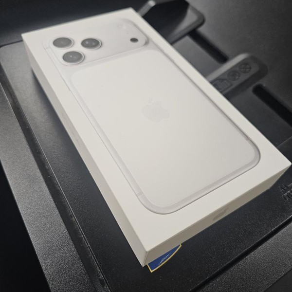 Apple iPhone 17 Pro Max - Verizon, 256 GB, Silver, A3257