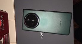 Good
													Honor Magic V3 - Unlocked Non-US, Green, 512 GB, 12 GB, photo 2 of 3