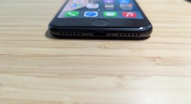 Fair
													Apple iPhone SE 3rd Gen 2022 - Unlocked, Midnight, 64 GB, A2595, photo 3 of 15