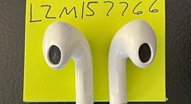 Used
													Apple AirPods 3rd Gen - Lightning Case, photo 4 of 5