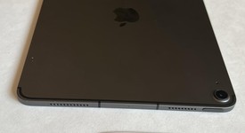 Good
													Apple iPad Air 5th Gen - Unlocked, Gray, 64 GB, A2589, photo 5 of 8