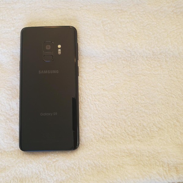 Samsung Galaxy S9 - Unlocked, 64 GB, Black, SM-G960U1