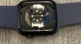 Good
													Apple Watch Series 10 42mm - Unlocked, Black, A3001 - Cellular, Aluminum, photo 4 of 8