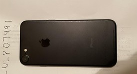 Mint
													Apple iPhone 7 - Xfinity, Black, 128 GB, A1660, photo 2 of 7