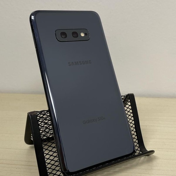 Samsung Galaxy S10e - Unlocked, Black, 256 GB, 8 GB, SM-G970U1