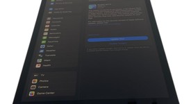 Mint
													Apple iPad 7th Gen - Unlocked, Gray, 32 GB, A2200, photo 2 of 6