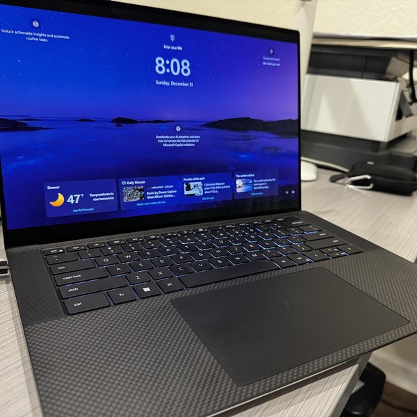 Dell XPS 15 9520 (2022) - 1 TB, Silver, 16 GB, Intel Core i9, 3.5K OLED Touch
