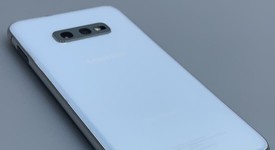 Good
													Samsung Galaxy S10e - Boost, White, 128 GB, 6 GB, SM-G970U, photo 4 of 6