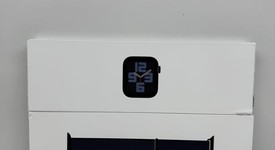 New
													Apple Watch SE 2nd Gen 40mm - Midnight, A2722 - GPS, Aluminum, photo 1 of 2