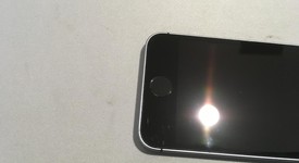 Fair
													Apple iPhone SE 1st Gen 2016 - Sprint, Grey, 16 GB, A1723, photo 4 of 11