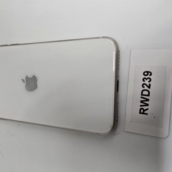 Apple iPhone SE 3rd Gen 2022 - Unlocked, 128 GB, Starlight, A2595