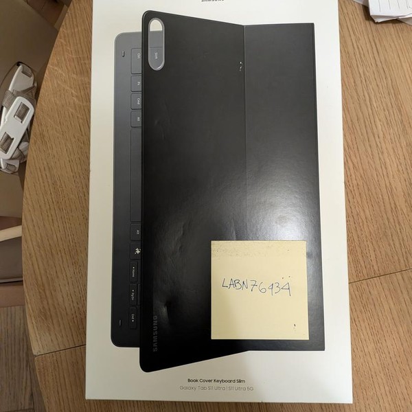 Samsung Tab S11 Ultra Book Cover