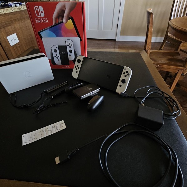 Nintendo Switch - OLED - 64 GB, White