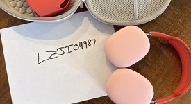 Used
													Apple AirPods Max - Pink, photo 2 of 3