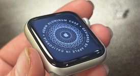 Good
													Apple Watch SE 2nd Gen 40mm - Unlocked, Silver, A2726 - Cellular, Aluminum, photo 4 of 7