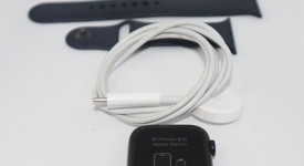 Good
													Apple Watch SE 2nd Gen 44mm - Unlocked, Midnight, A2727 - Cellular, Aluminum, photo 1 of 9