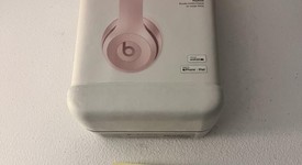 New
													Beats Solo 4 - Pink, photo 2 of 3