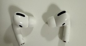Used
													Apple AirPods Pro 1st Gen - MagSafe Case, photo 3 of 6