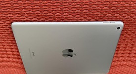 Good
													Apple iPad 5th Gen - Wi-Fi, Gray, 128 GB, A1822, photo 3 of 8