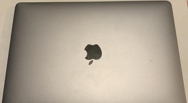 Good
													MacBook Pro 2017 (With Touch Bar) - 13" - I5, Gray, 256 GB, 8 GB, photo 2 of 6